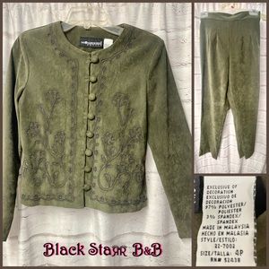 Green embroidered 2pc suit set by Sag Harbor Dress. Sz 4P